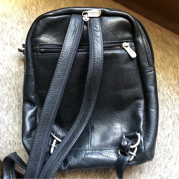 Piel black leather drawstring and flap backpack strap zips to one strap or two - Picture 7 of 11